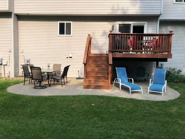 $258,900 | 1207 East Oak Drive, Fenton, MI 48430