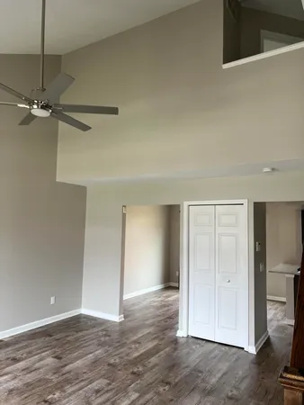 $258,900 | 1207 East Oak Drive, Fenton, MI 48430