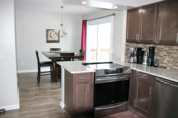 $258,900 | 1207 East Oak Drive, Fenton, MI 48430