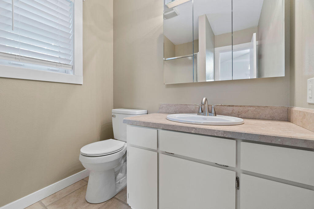 63620 Boyd Acres Road Bend, OR 97701 - Photo 18 of 53 Primary Suite 2