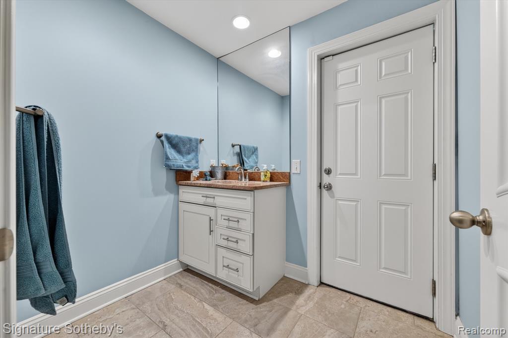 30650 Lahser Road Beverly Hills, MI 48025 - Photo 29 of 93