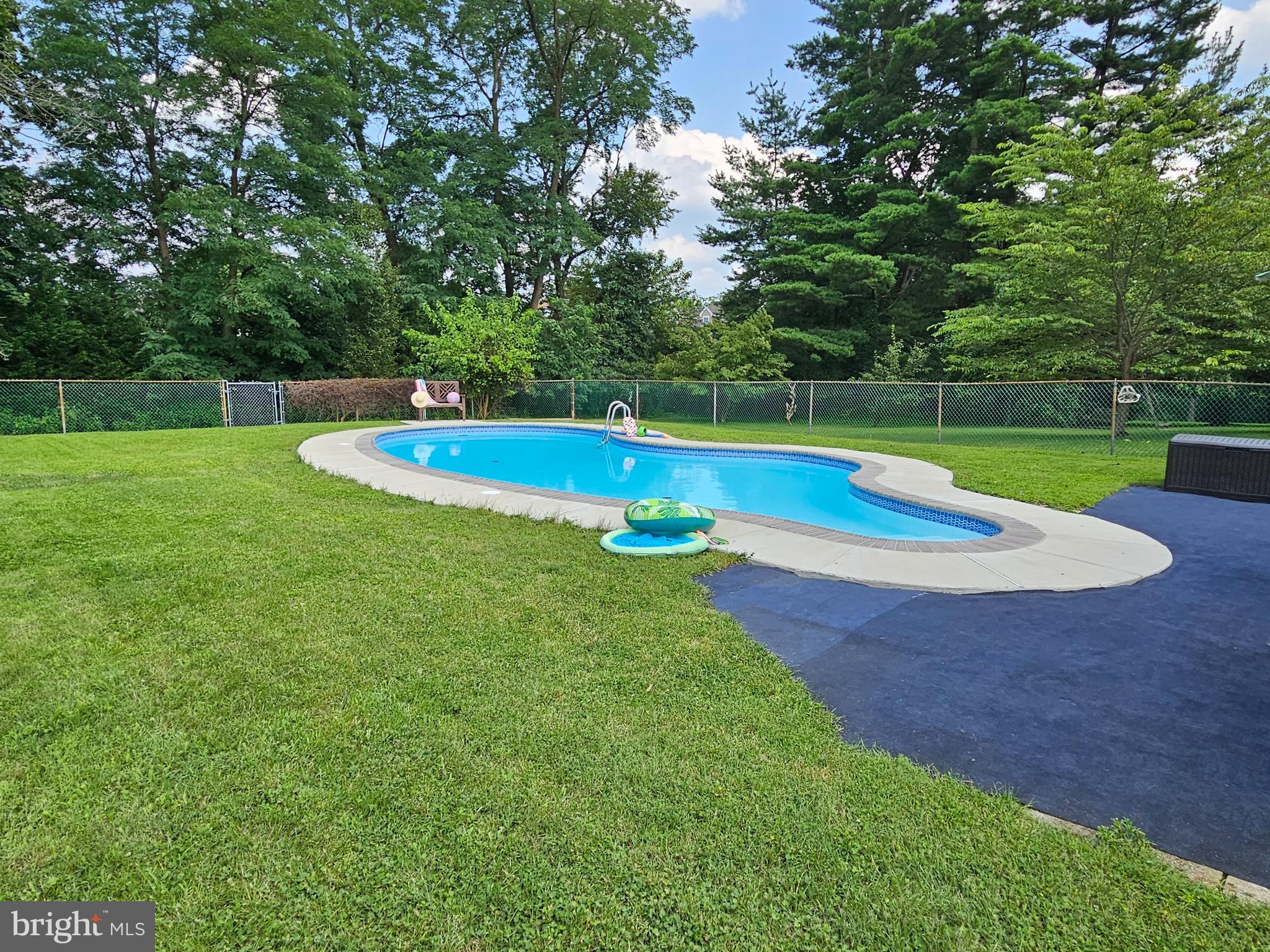 86 Glendale Road Exton, PA 19341 - Photo 32 of 38 pool and yard