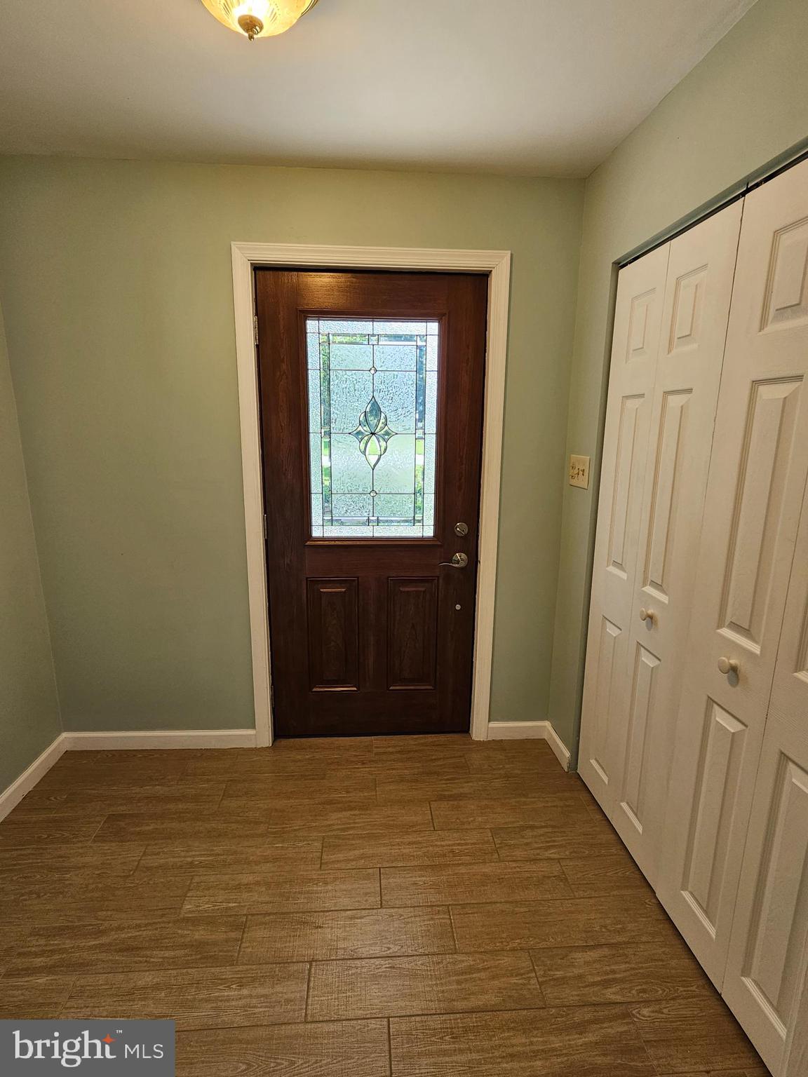 86 Glendale Road Exton, PA 19341 - Photo 4 of 38 Foyer