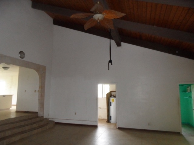 120 Peahi Road Haiku, HI 96708 - Photo 10 of 26 a view of empty room with wooden floor