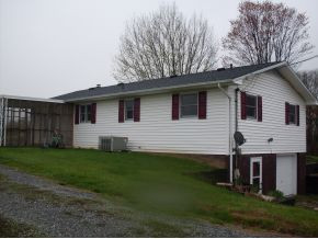 511 Berry Ridge Road Jonesborough, TN 37659 - Photo 8 of 12 Back View of Home