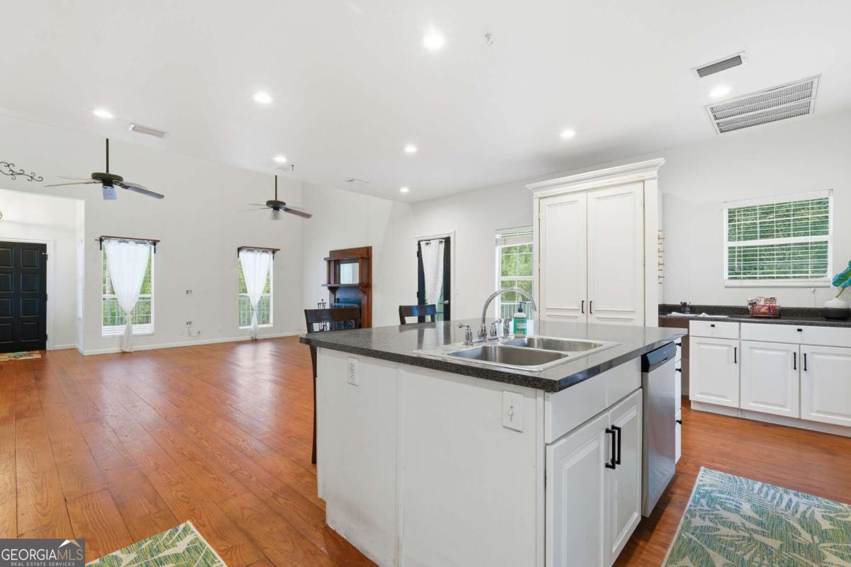 3500 Dolphin Street Brunswick, GA 31520 - Photo 25 of 80