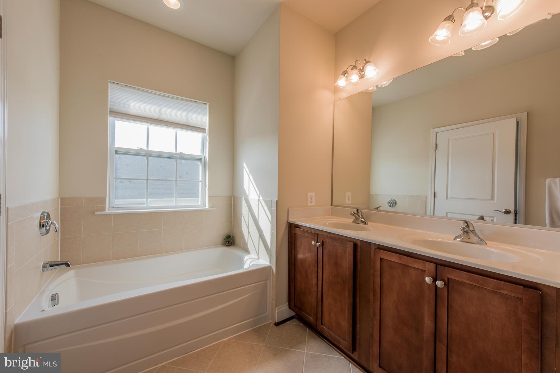 5789 Richards Valley Road Ellicott City, MD 21043 - Photo 20 of 24 Bath (Master)