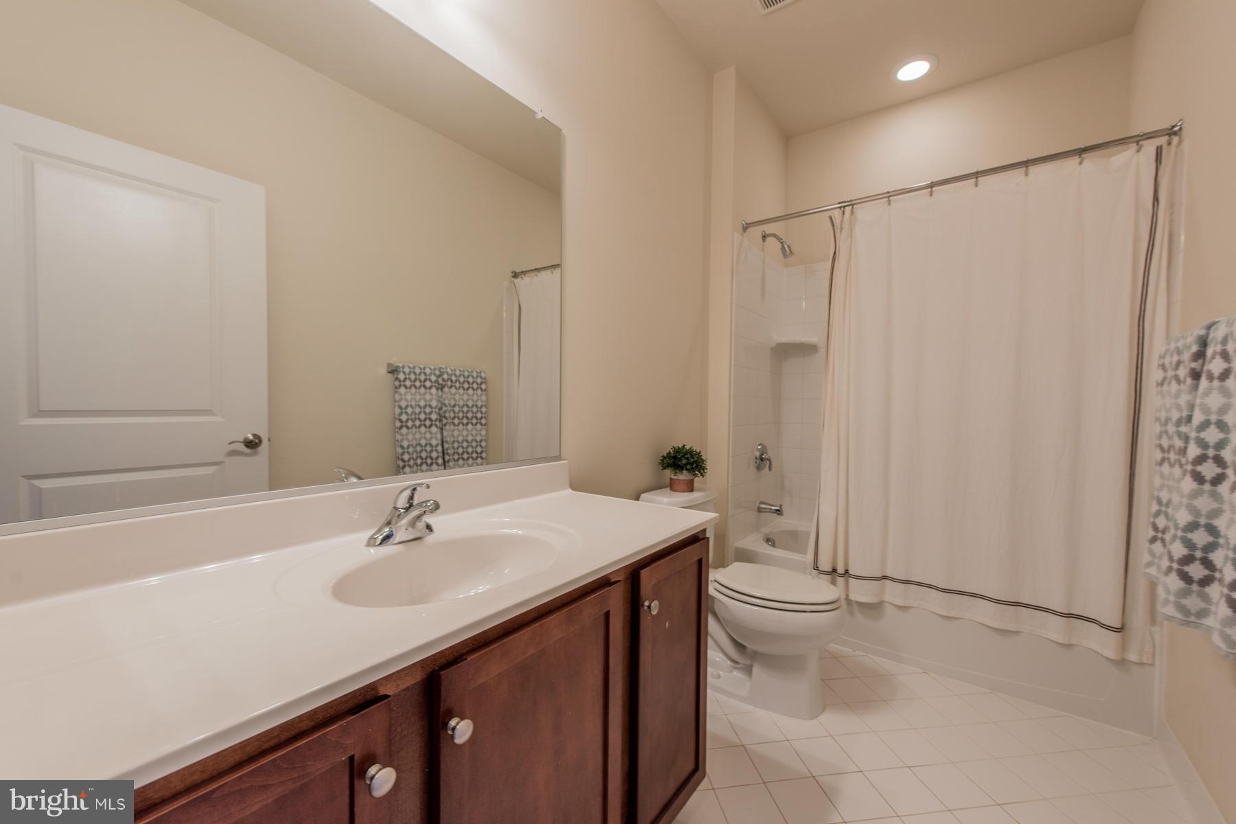 5789 Richards Valley Road Ellicott City, MD 21043 - Photo 23 of 24 Upper Level Bath