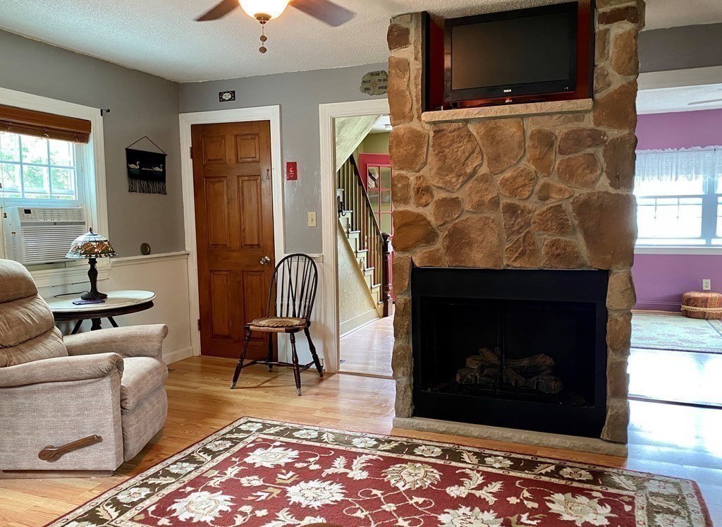 360 Old County Road Westport, MA 02790 - Photo 5 of 21 Gallery Image 5