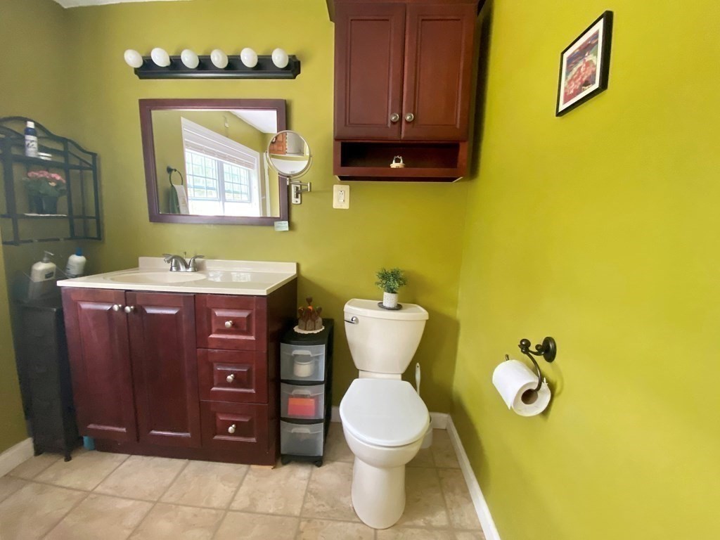 360 Old County Road Westport, MA 02790 - Photo 7 of 21 Gallery Image 7