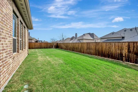 $775,000 | 1052 Highpoint Way, Roanoke, TX 76262