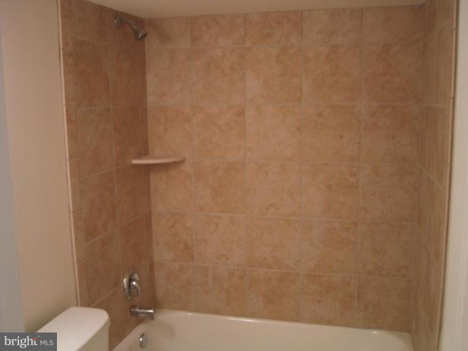 13815 Gilbert Road Woodbridge, VA 22193 - Photo 16 of 17 Bath #3