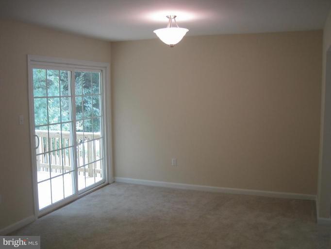13815 Gilbert Road Woodbridge, VA 22193 - Photo 6 of 17 Dining Area