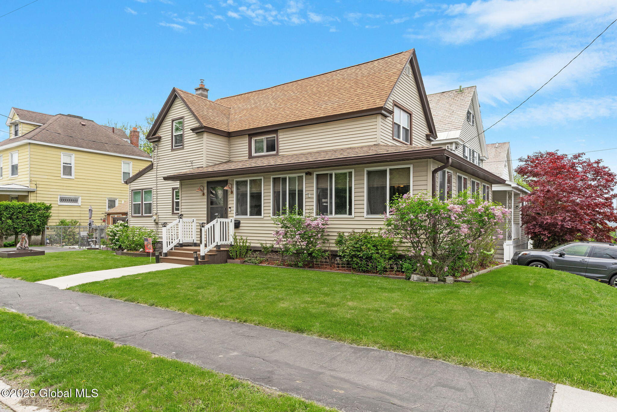 1841 Lenox Road Schenectady, NY 12308 - Photo 3 of 22 3-web-or-mls-1841-lenox-rd