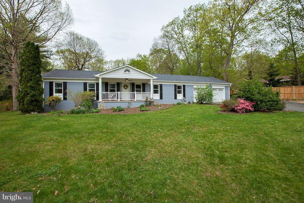 6508 Shamrock Road Manassas, VA 20112 - Photo 1 of 30 Exterior (Front)