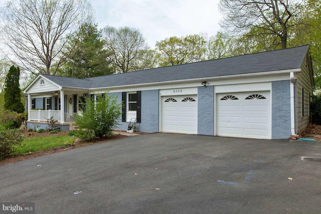 6508 Shamrock Road Manassas, VA 20112 - Photo 2 of 30 Exterior (Front)