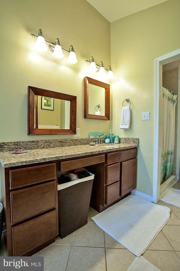 6508 Shamrock Road Manassas, VA 20112 - Photo 24 of 30 Bath