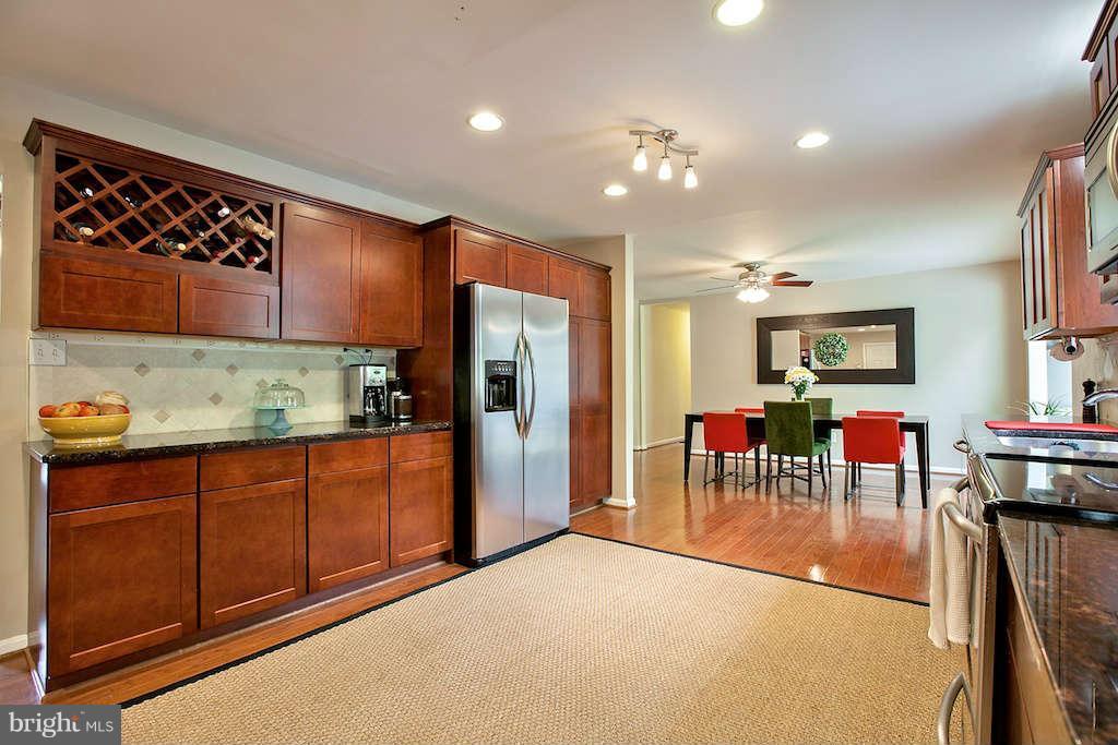 6508 Shamrock Road Manassas, VA 20112 - Photo 9 of 30 Kitchen