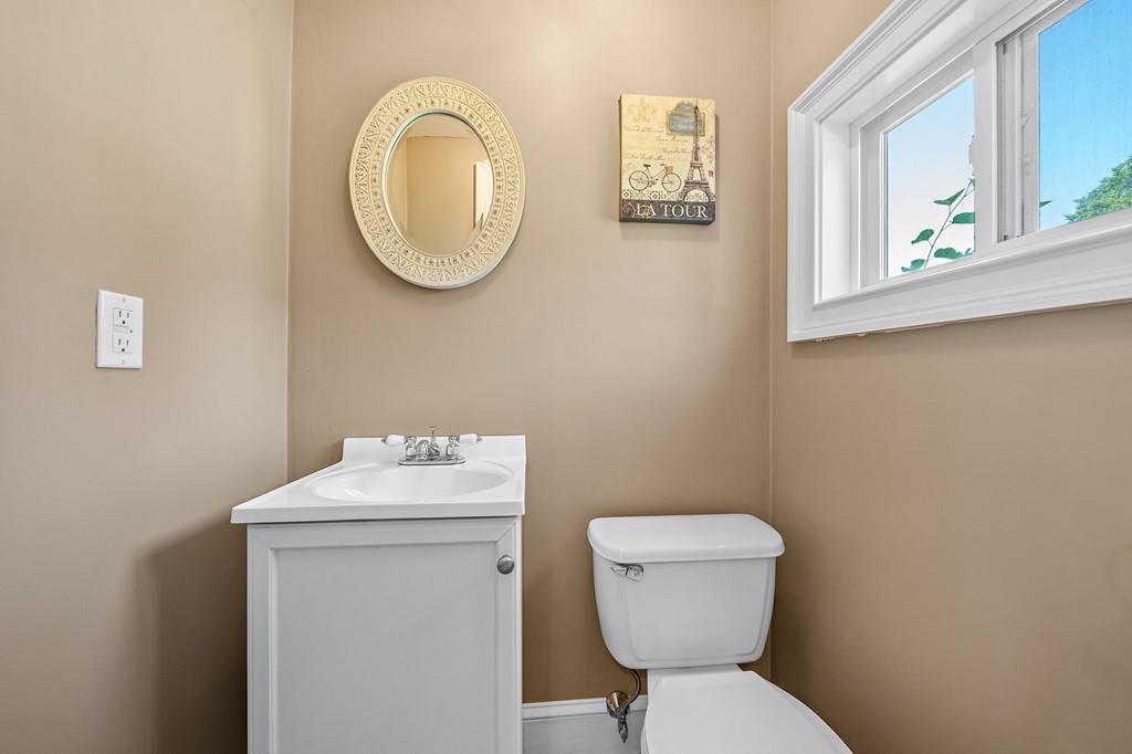 119 Ledgewood Road Dedham, MA 02026 - Photo 8 of 19 Gallery Image 8