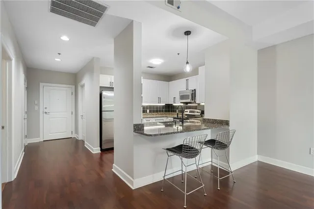 $230,000 | 325 East Paces Ferry Road Northeast, Unit 313, Atlanta, GA 30305