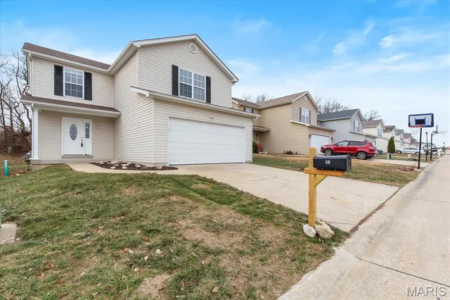 $249,900 | 38 Saddleback Ridge Drive, Winfield, MO 63389