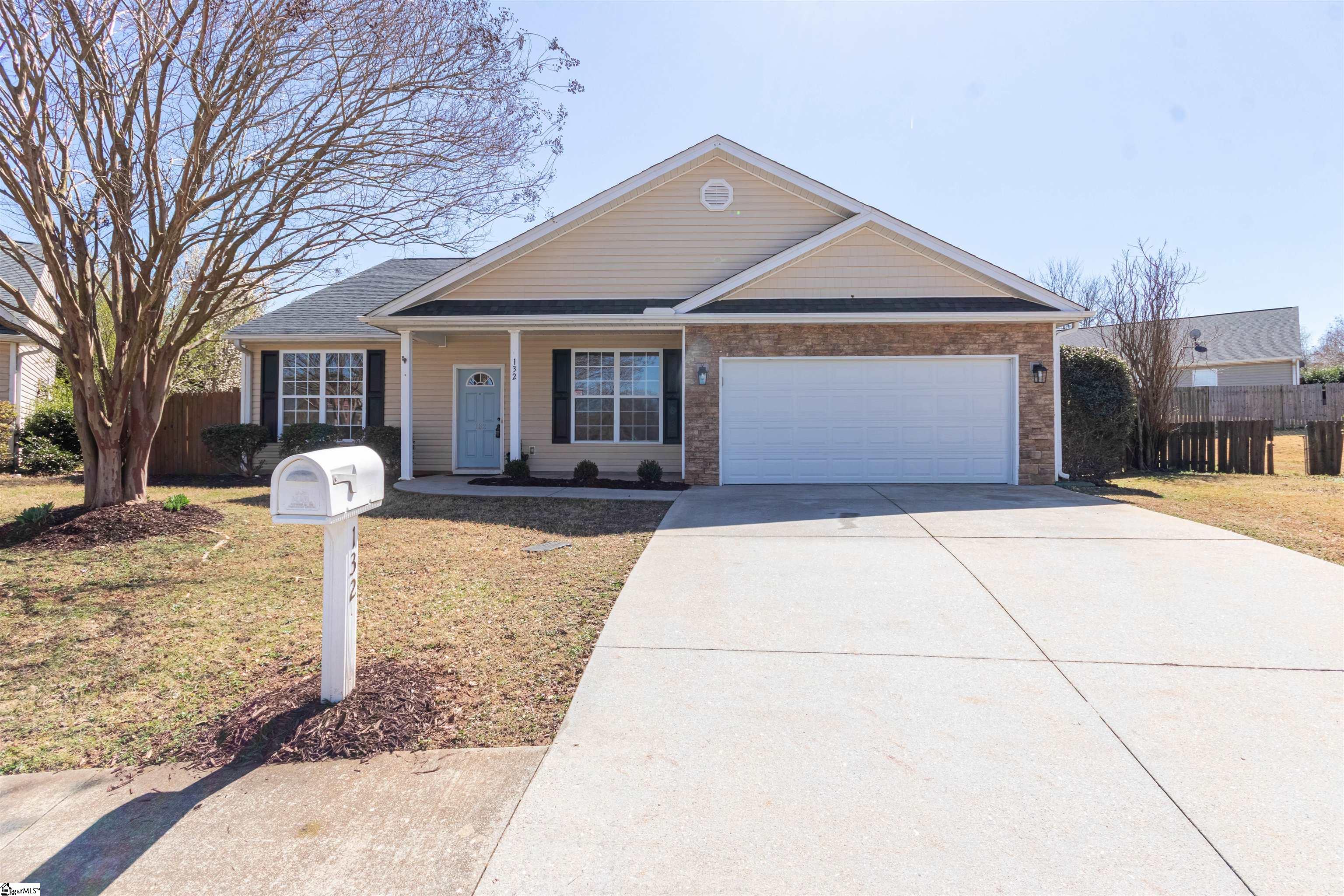 132 Bascom Court Greer, SC 29650 - Photo 2 of 32 Gallery Image 2