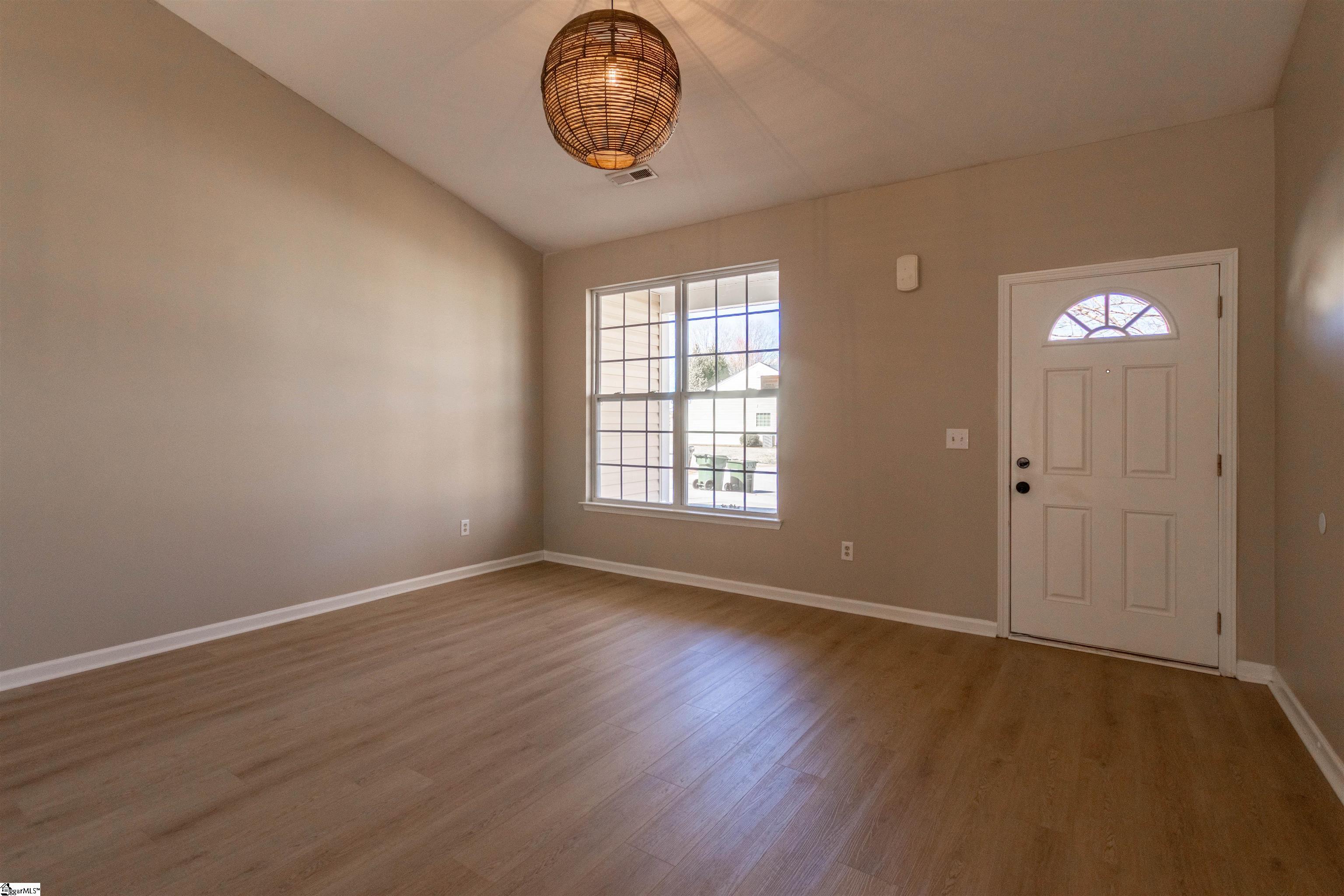 132 Bascom Court Greer, SC 29650 - Photo 3 of 32 Gallery Image 3