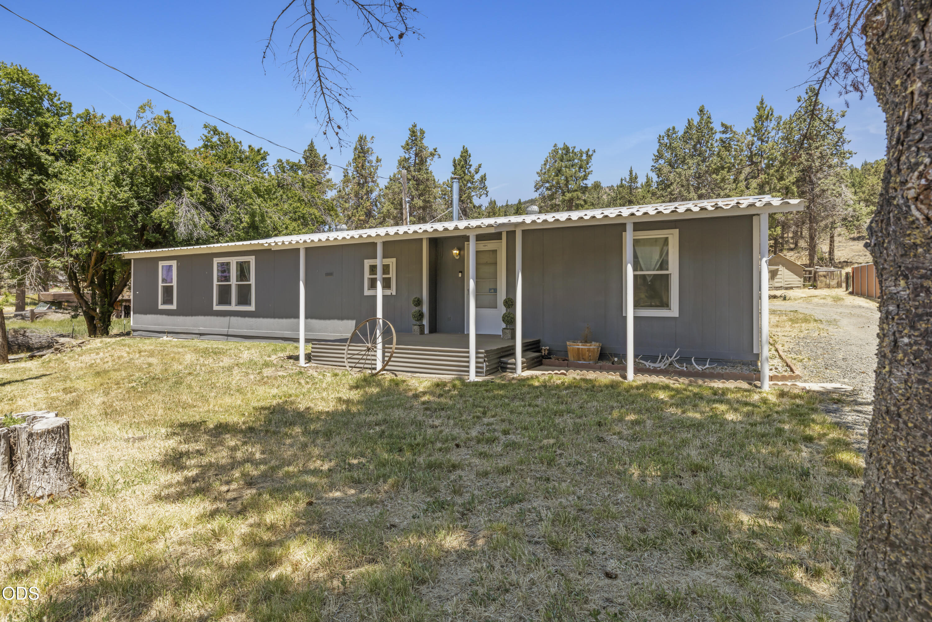19223 North Poe Valley Road Klamath Falls, OR 97603 - Photo 3 of 58