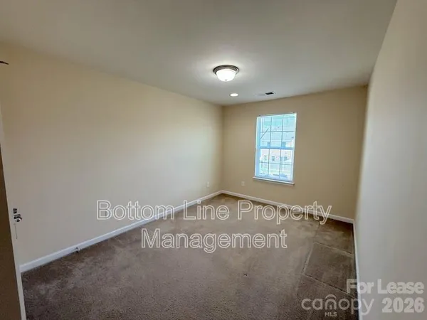 $1,925 | 2432 Silverthorn Drive, Charlotte, NC 28273