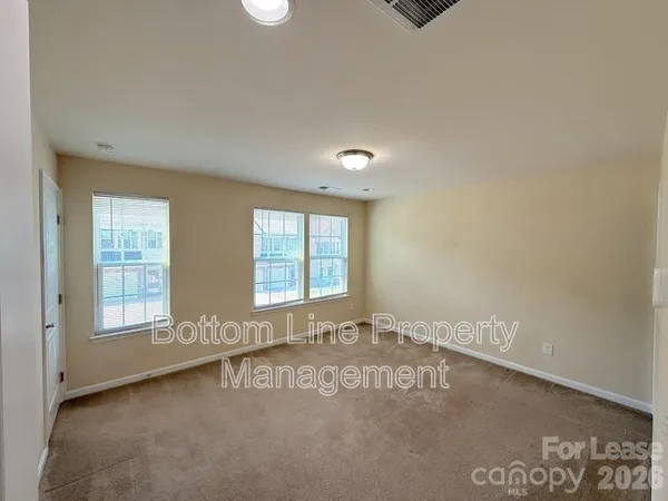 $1,925 | 2432 Silverthorn Drive, Charlotte, NC 28273