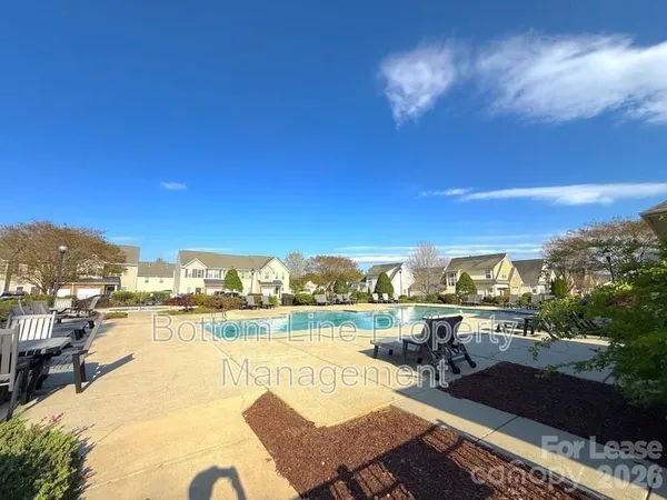 $1,925 | 2432 Silverthorn Drive, Charlotte, NC 28273