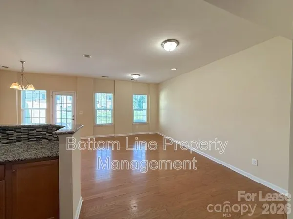 $1,925 | 2432 Silverthorn Drive, Charlotte, NC 28273