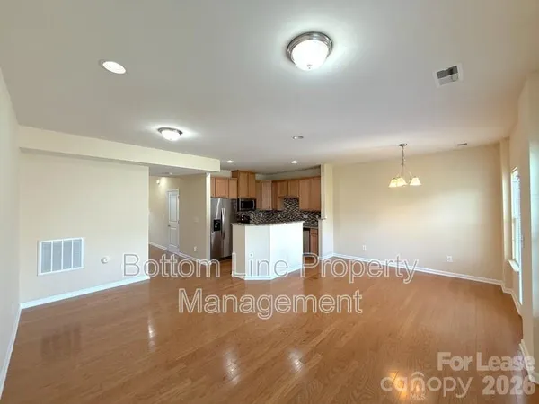 $1,925 | 2432 Silverthorn Drive, Charlotte, NC 28273