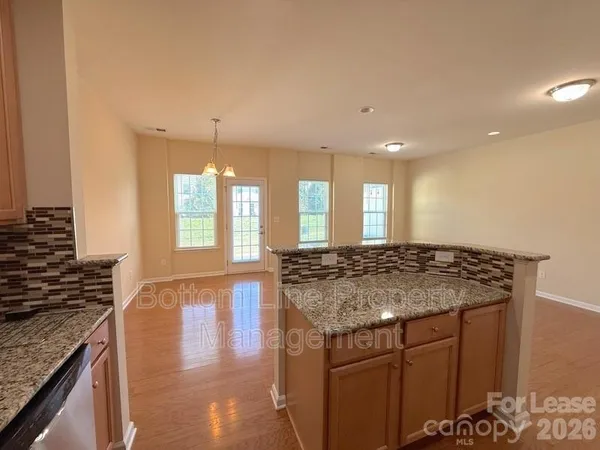 $1,925 | 2432 Silverthorn Drive, Charlotte, NC 28273