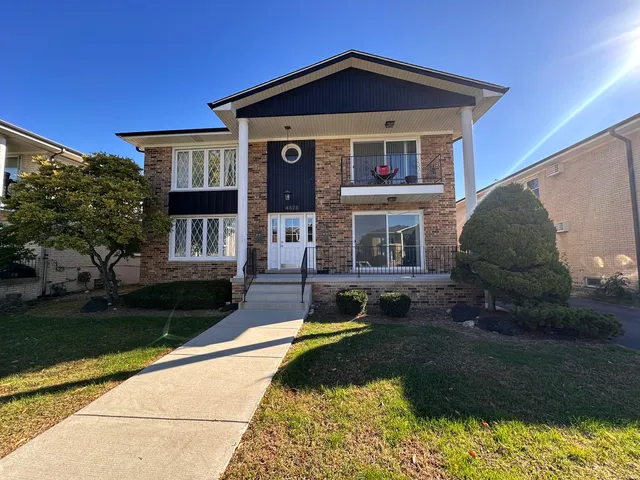 $1,850 | 4525 Elm Avenue, Unit 2B, Brookfield, IL 60513