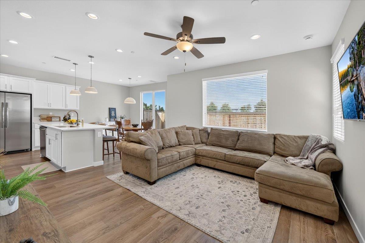 4159 Vincent Road Madera, CA 93636 - Photo 4 of 22 Gallery Image 4