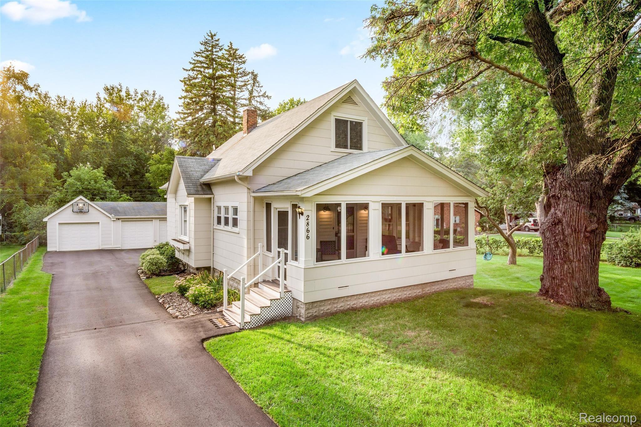2866 Midvale Drive Rochester, MI 48309 - Photo 2 of 36 2866-Midvale-Dr (4).jpg