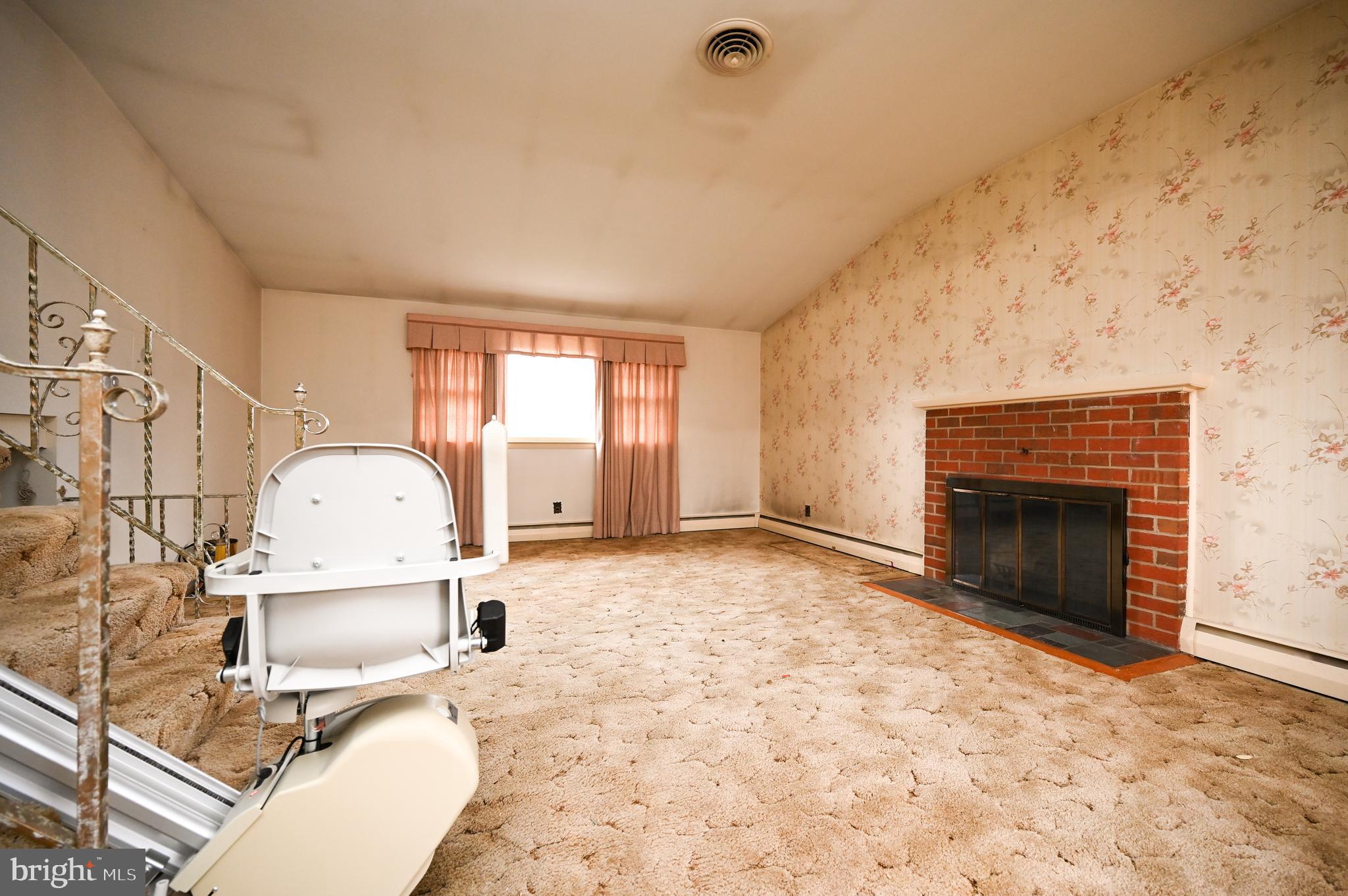 2103 Folkstone Road Lutherville-Timonium, MD 21093 - Photo 5 of 36 Gallery Image 5
