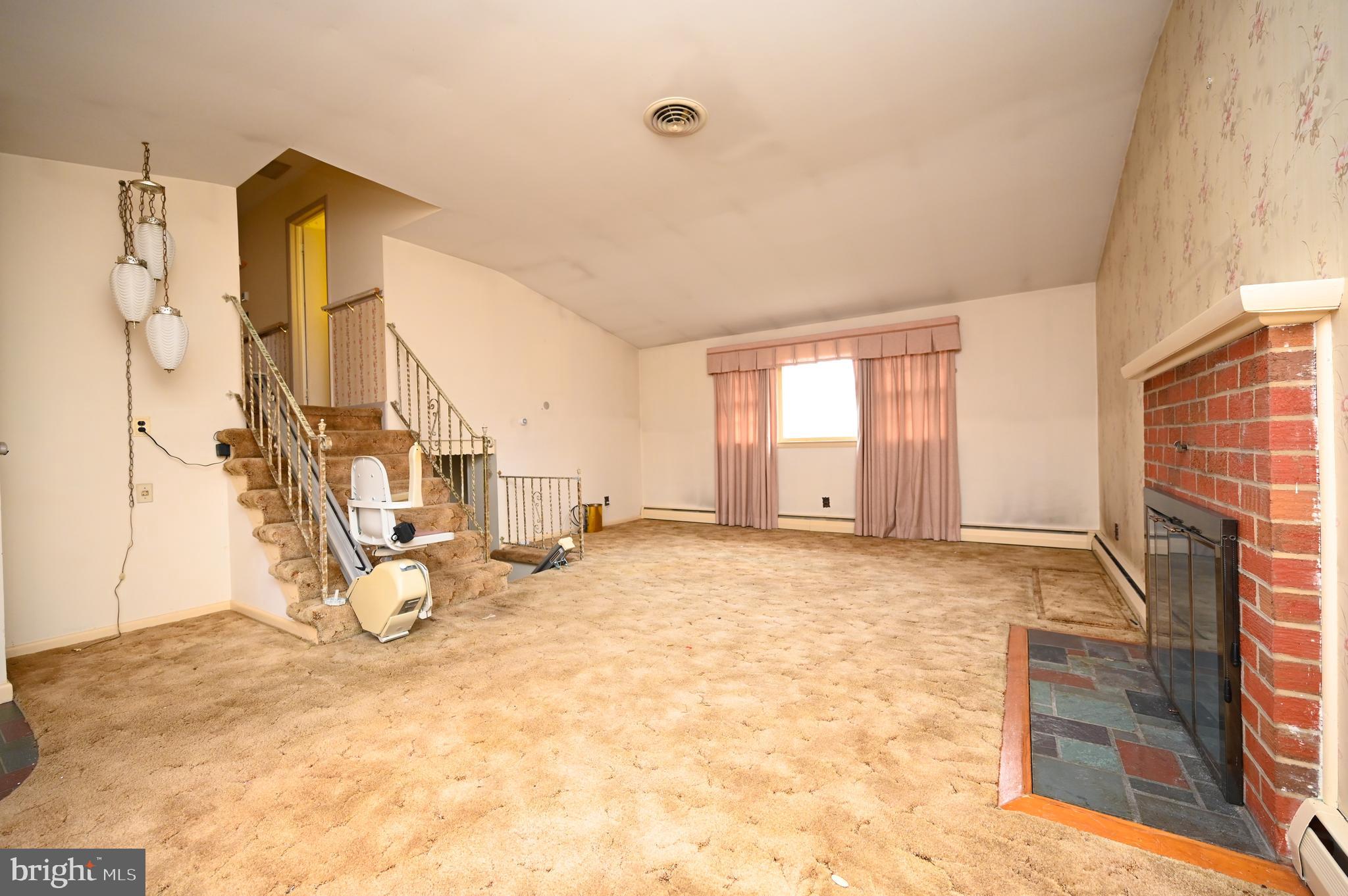 2103 Folkstone Road Lutherville-Timonium, MD 21093 - Photo 7 of 36 Gallery Image 7