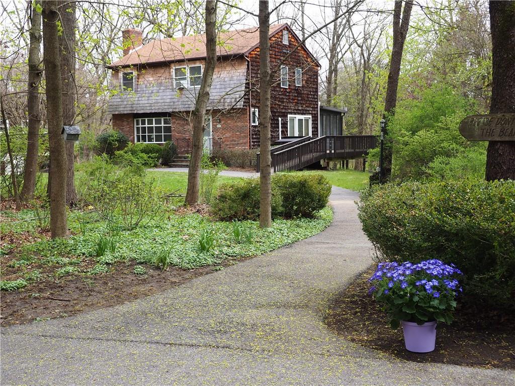 385 Vassar Road Poughkeepsie, NY 12603 - Photo 1 of 1 Looking from long front driveway