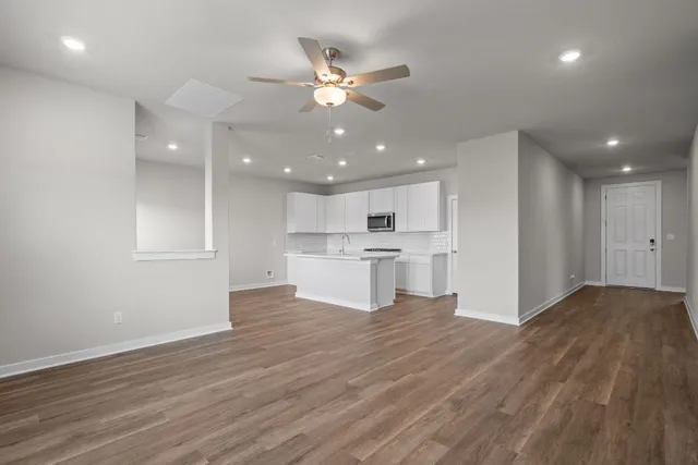 $349,000 | 130 Ayres Horn, Cedar Creek, TX 78612