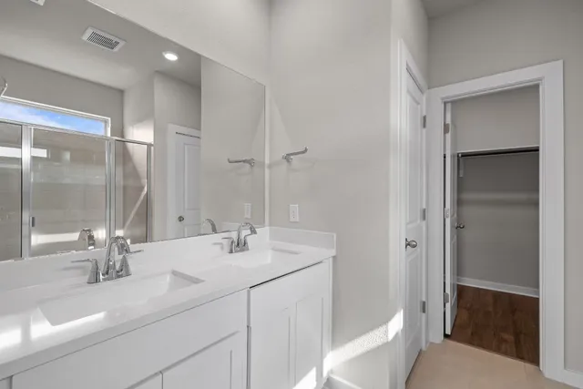 $349,000 | 130 Ayres Horn, Cedar Creek, TX 78612