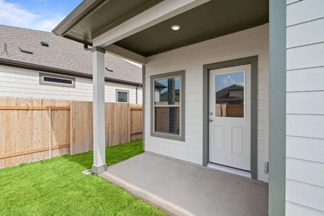 $349,000 | 130 Ayres Horn, Cedar Creek, TX 78612