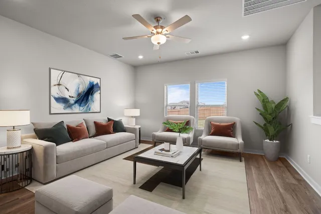 $349,000 | 130 Ayres Horn, Cedar Creek, TX 78612