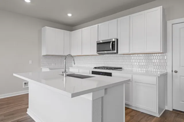 $349,000 | 130 Ayres Horn, Cedar Creek, TX 78612