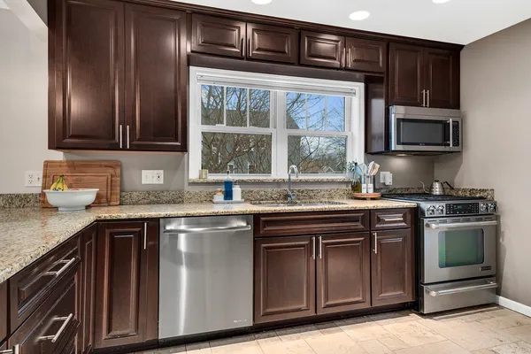$475,000 | 203 South Hudson Street, Westmont, IL 60559