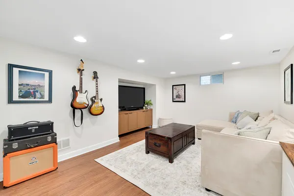 $475,000 | 203 South Hudson Street, Westmont, IL 60559