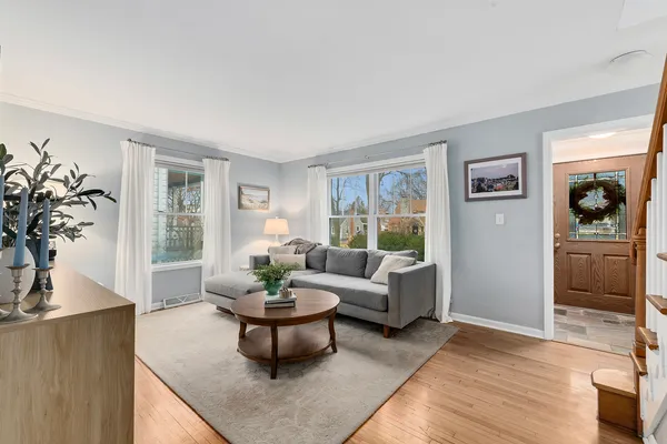 $475,000 | 203 South Hudson Street, Westmont, IL 60559