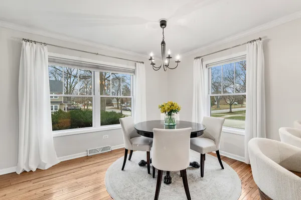 $475,000 | 203 South Hudson Street, Westmont, IL 60559