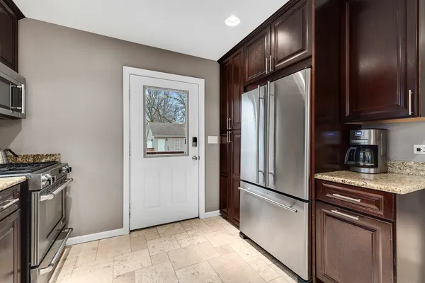 $475,000 | 203 South Hudson Street, Westmont, IL 60559